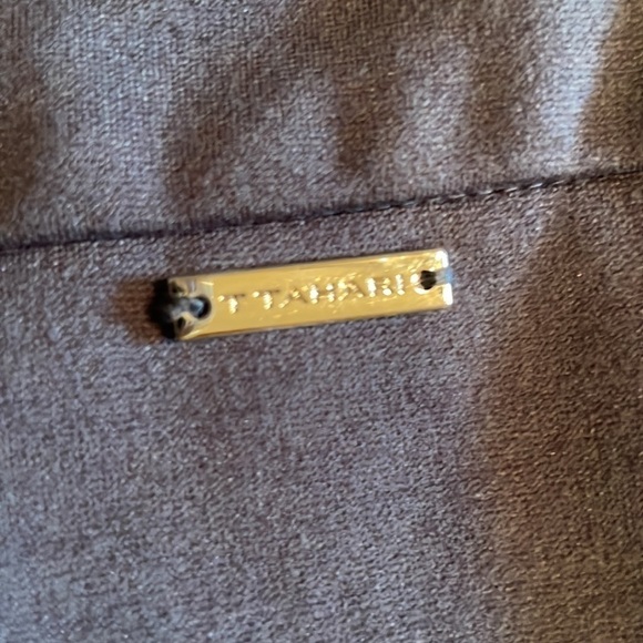 T Tahari Pull-On Pencil Skirt - Picture 8 of 8